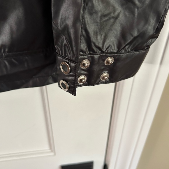 DKNY,black,golfjacket,never worn,8 pockets snap front,side vent,mandarin collar - Picture 4 of 8